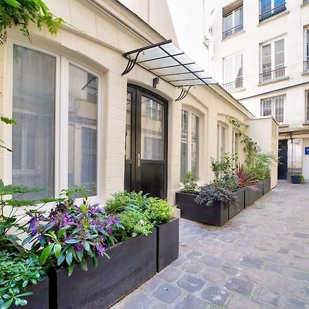 Superbe Maisonnette Neuve Au Coeur De Paris Luaran gambar