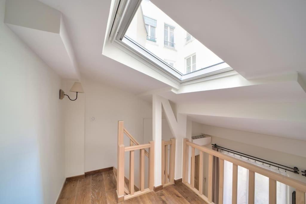 Superbe Maisonnette Neuve Au Coeur De Paris Luaran gambar