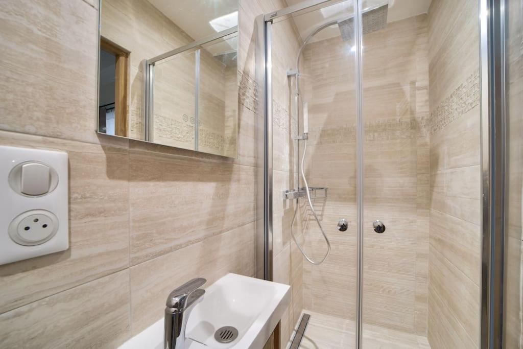 Superbe Maisonnette Neuve Au Coeur De Paris Luaran gambar