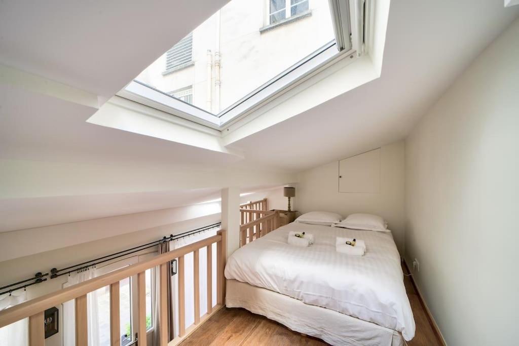 Superbe Maisonnette Neuve Au Coeur De Paris Luaran gambar